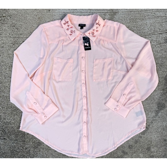 New Torrid Madison Blush Peach Pink Rhinestone Collar Button Up Top - Picture 1 of 9